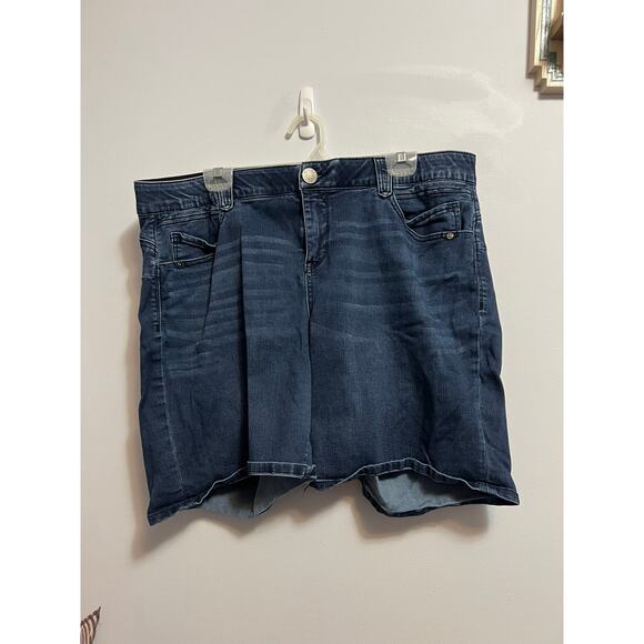 Democracy Adler Ab Solution Roll Cuff Bermuda Short Size 20W - Picture 2 of 5
